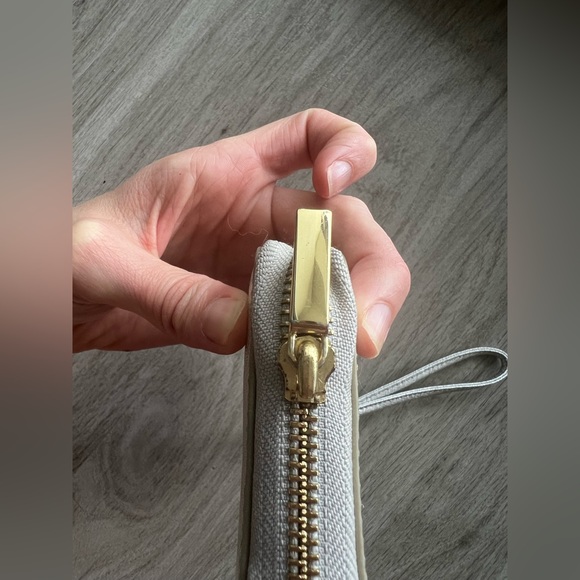 Tory Burch Metallic Silver Wristlet / Wallet with Gold Hardwire - Picture 12 of 13